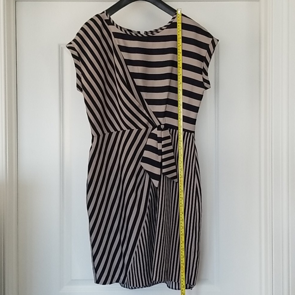 Dress - Picture 5 of 7